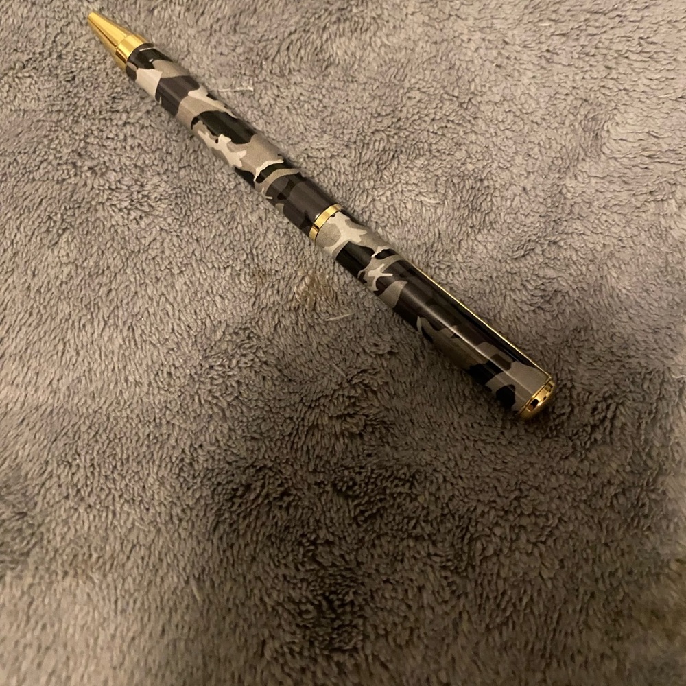 Lug Camo Black Pen NWOT
